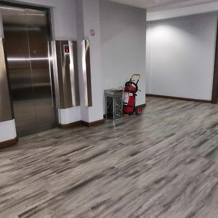Green Leaf Hotel Янгон Екстер'єр фото