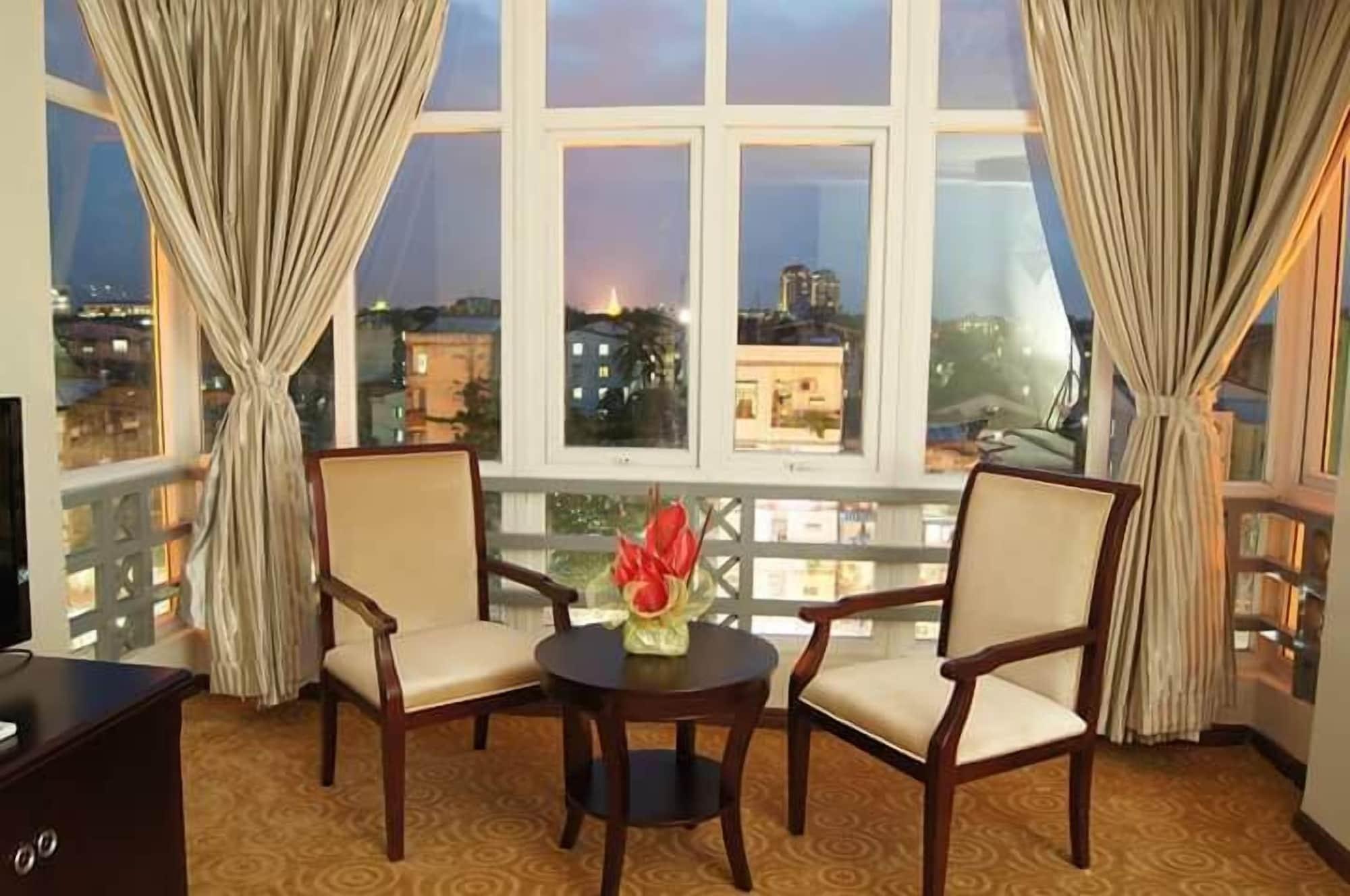 Green Leaf Hotel Янгон Екстер'єр фото