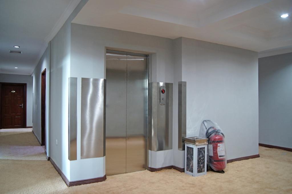 Green Leaf Hotel Янгон Екстер'єр фото
