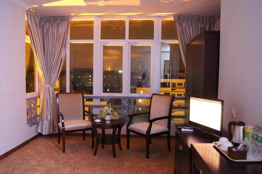 Green Leaf Hotel Янгон Екстер'єр фото