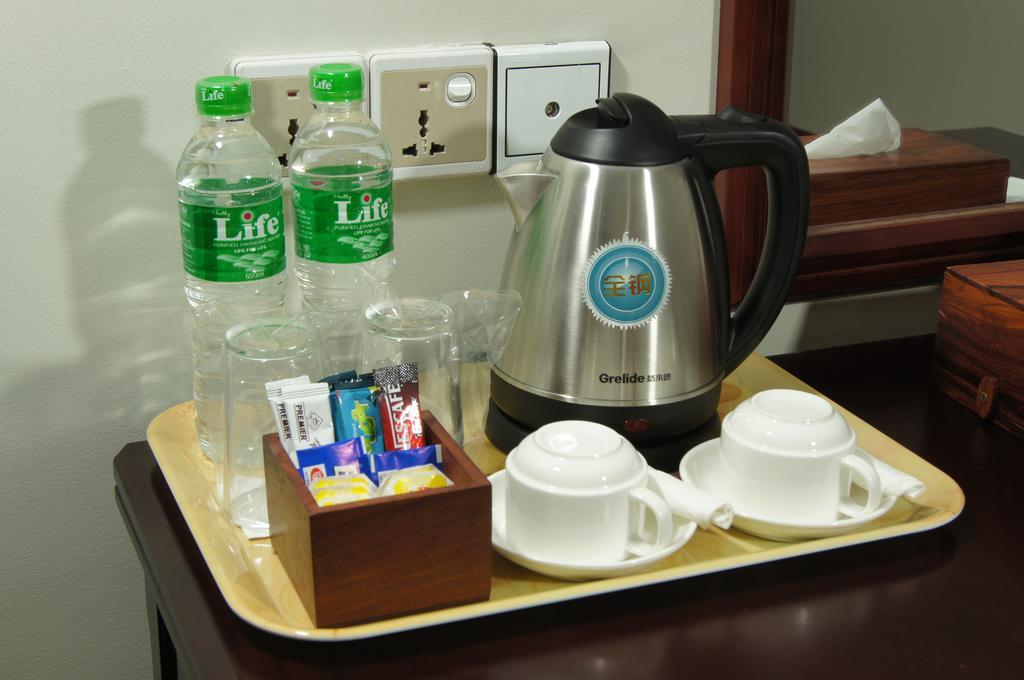 Green Leaf Hotel Янгон Екстер'єр фото