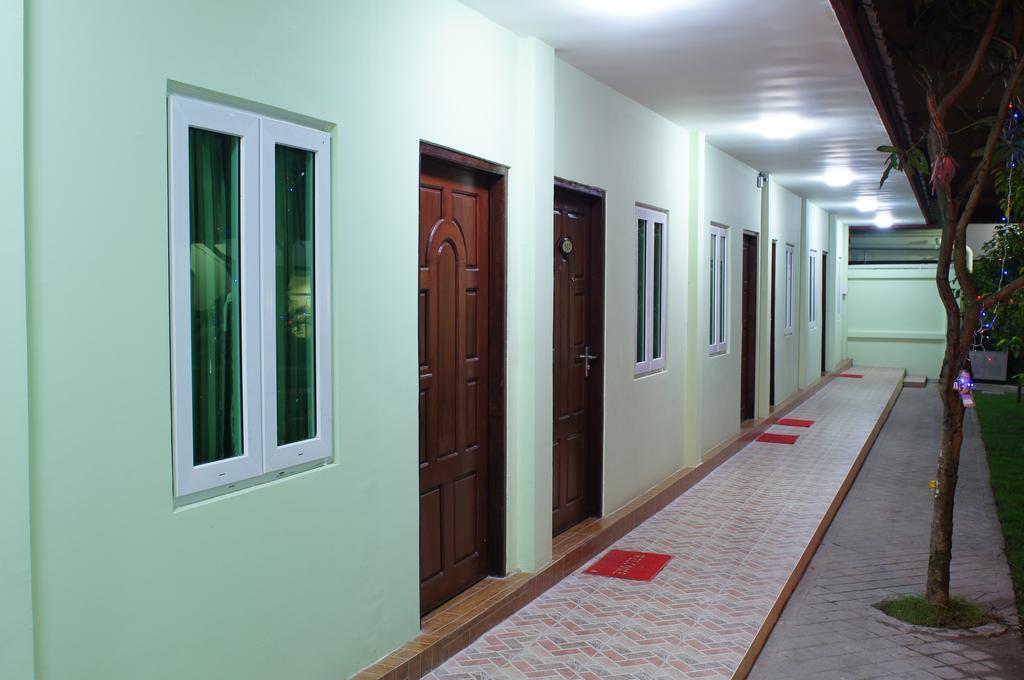 Green Leaf Hotel Янгон Екстер'єр фото