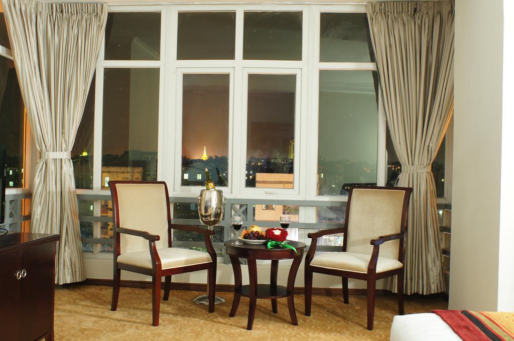 Green Leaf Hotel Янгон Екстер'єр фото