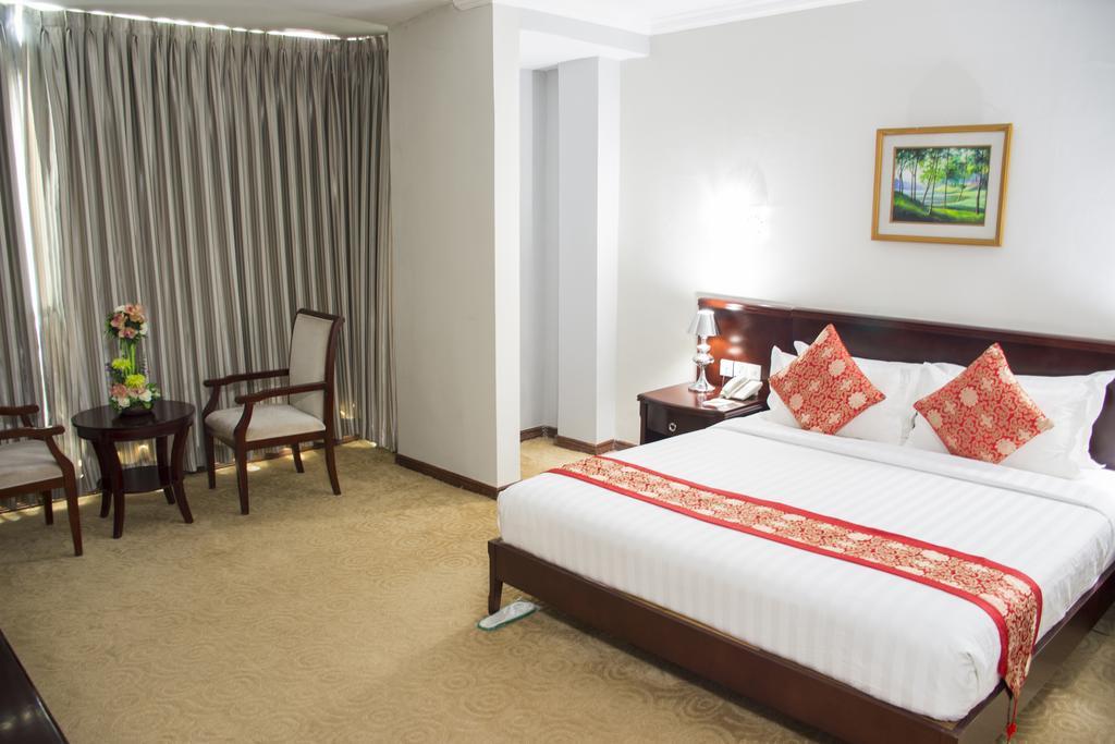 Green Leaf Hotel Янгон Екстер'єр фото
