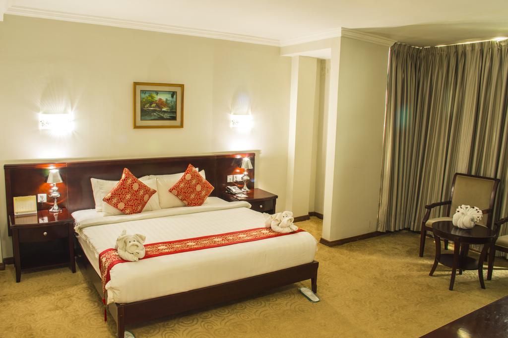 Green Leaf Hotel Янгон Екстер'єр фото