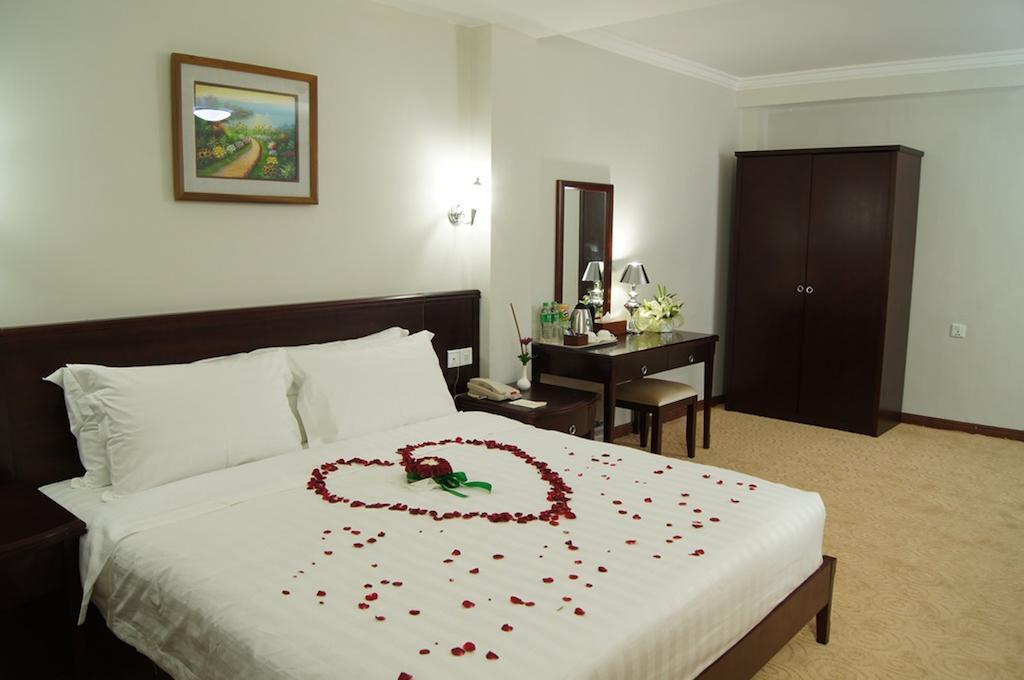 Green Leaf Hotel Янгон Екстер'єр фото
