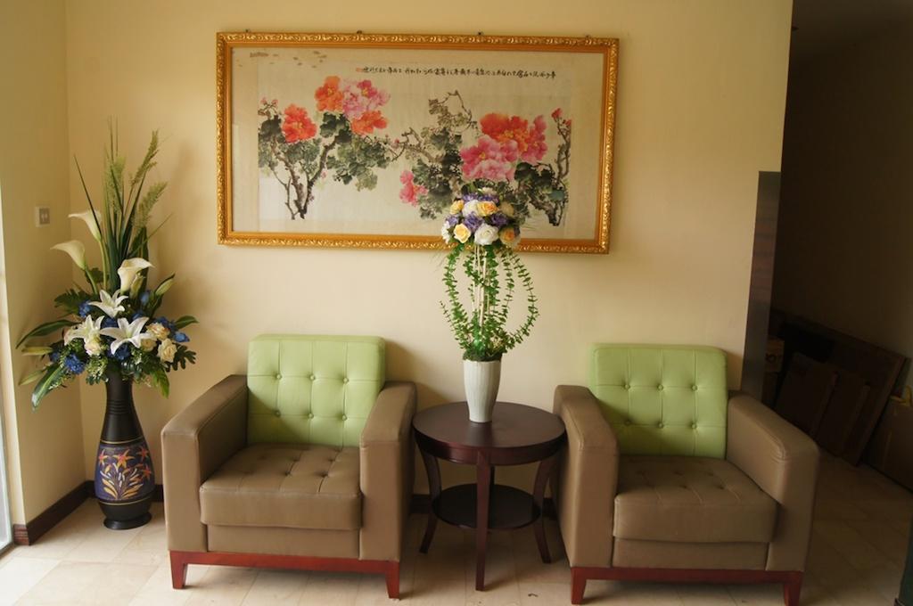 Green Leaf Hotel Янгон Екстер'єр фото