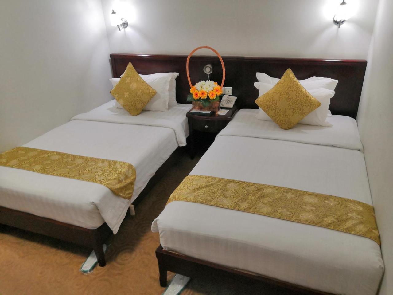 Green Leaf Hotel Янгон Екстер'єр фото