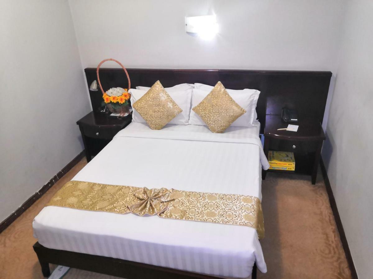 Green Leaf Hotel Янгон Екстер'єр фото