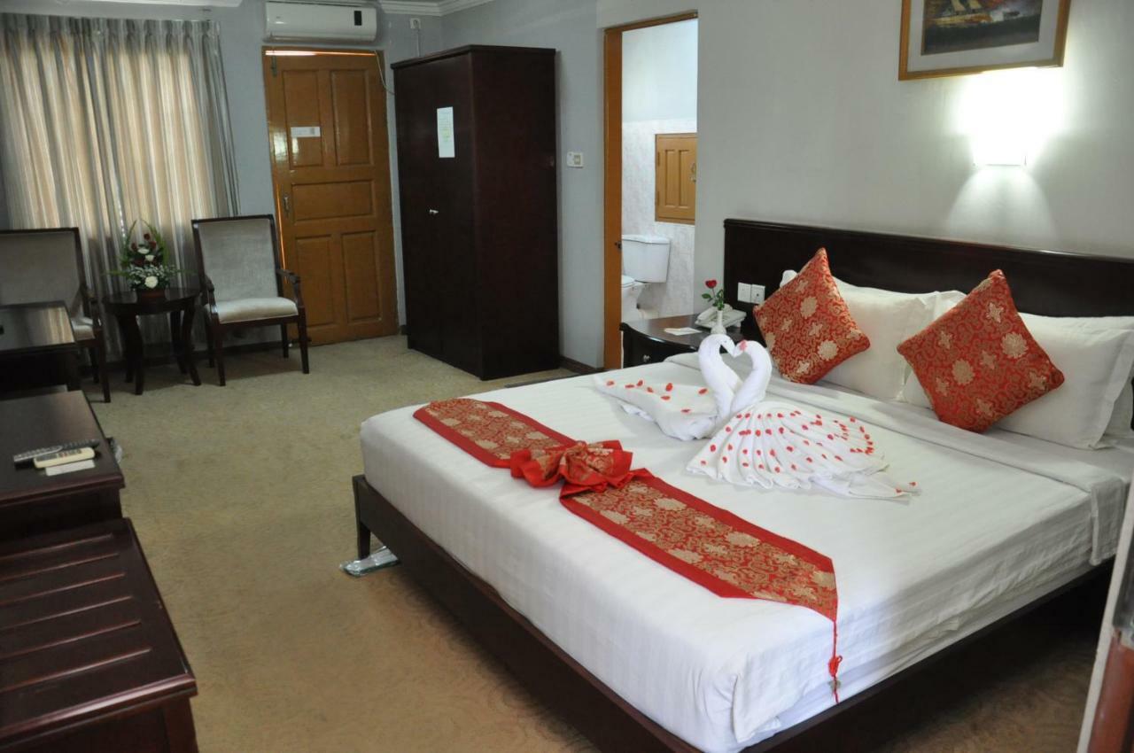 Green Leaf Hotel Янгон Екстер'єр фото