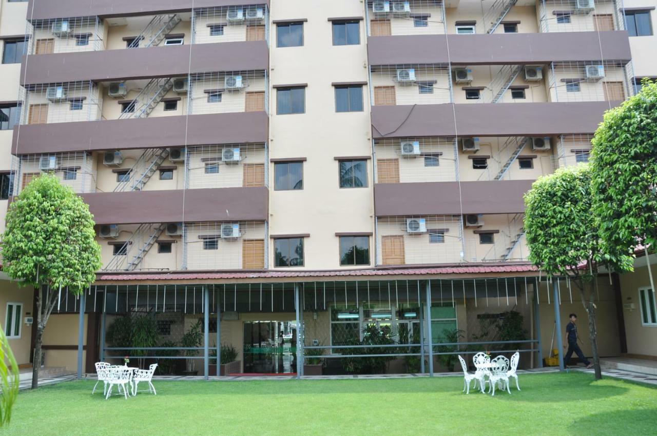Green Leaf Hotel Янгон Екстер'єр фото